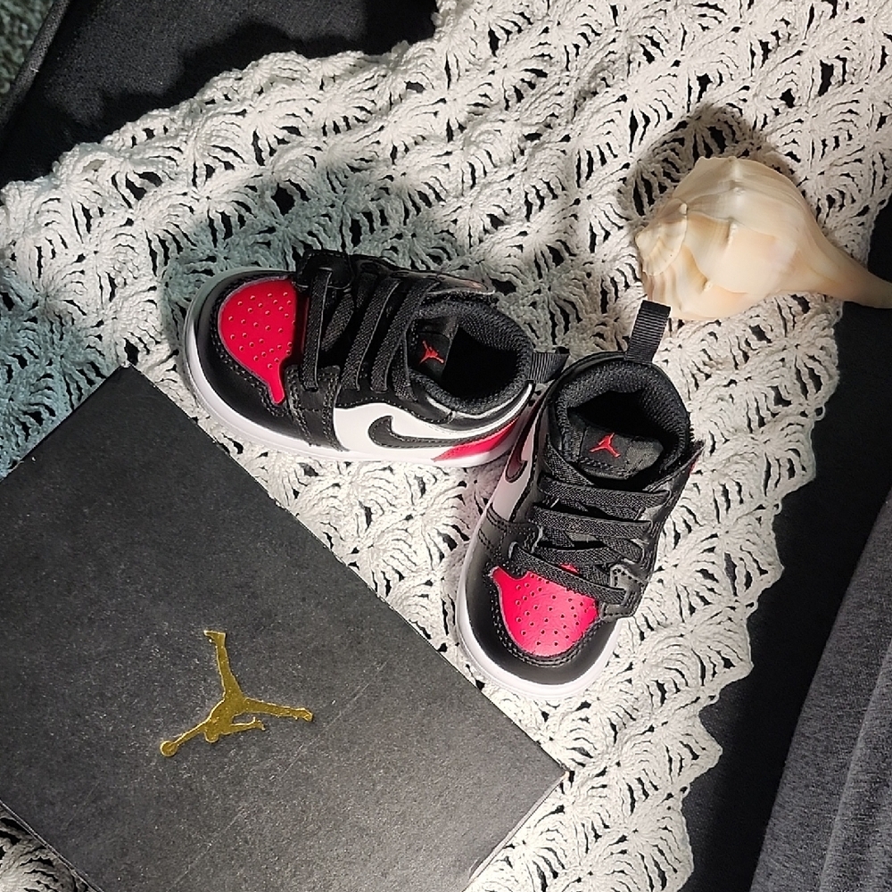 Jordan Kids' Black and Red Sneakers